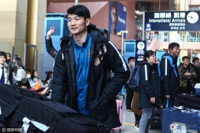 此时，叶长空感叹一声，道：长敏，小枫去年已经和挪威皇室的公主定下婚约，今年夏天就将举办婚礼，此事全燕京几乎都知道，没有斡旋的空间啊。